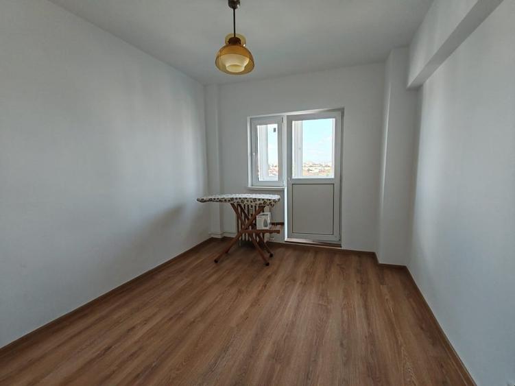 Apartament cu 4 camere semidecomandat, mobilat în Brâncoveanu