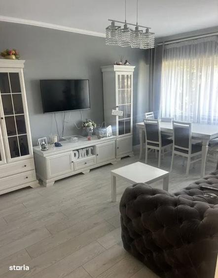 Apartament cu 3 camere decomandat în Dacia