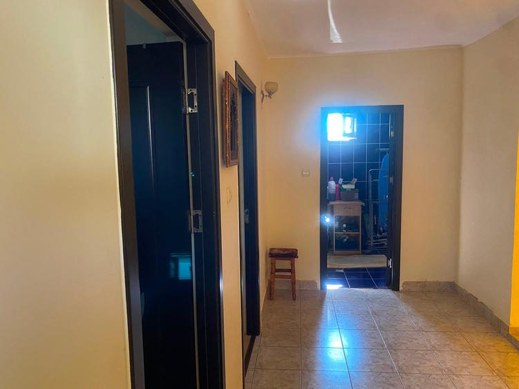 Casă individuală cu 4 camere cu Teren 300 Mp în Exterior Est
