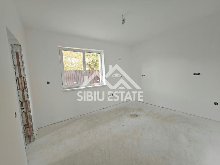 Duplex cu 4 camere cu Canalizare în Arhitecților - Calea Cisnădiei