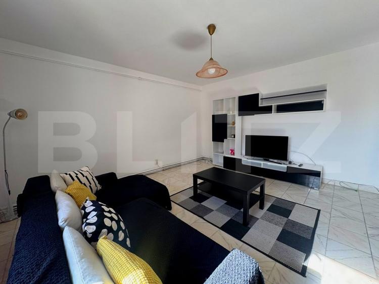 Apartament cu 3 camere semidecomandat, mobilat în Mehala