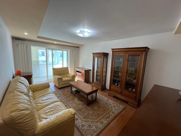 Apartament cu 4 camere decomandat, mobilat în Obor
