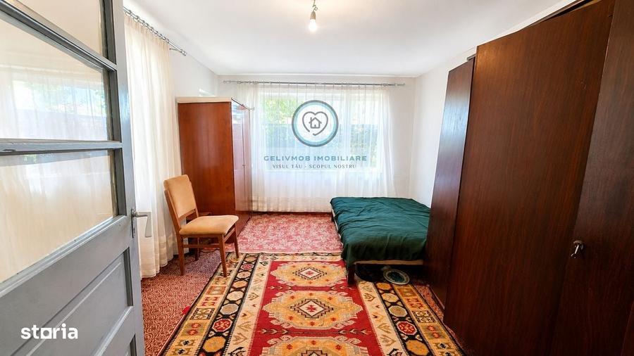 Casă cu 4 camere în Hătcărău