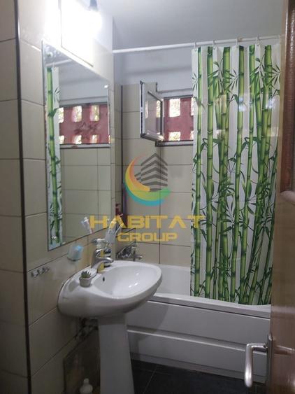 Apartament cu 3 camere semidecomandat în Alexandru Obregia
