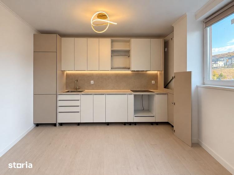 Apartament cu 3 camere semidecomandat în Chinteni