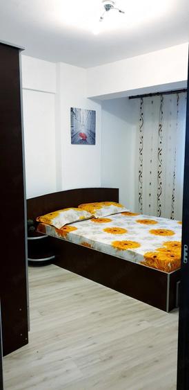 Apartament cu 3 camere decomandat în Berceni