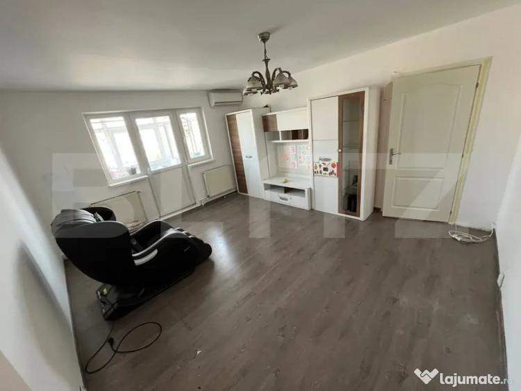Apartament cu 2 camere semidecomandat, mobilat în Micro 11
