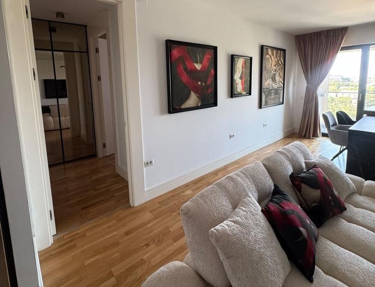 Apartament cu 2 camere semidecomandat, mobilat în Barbu Văcărescu