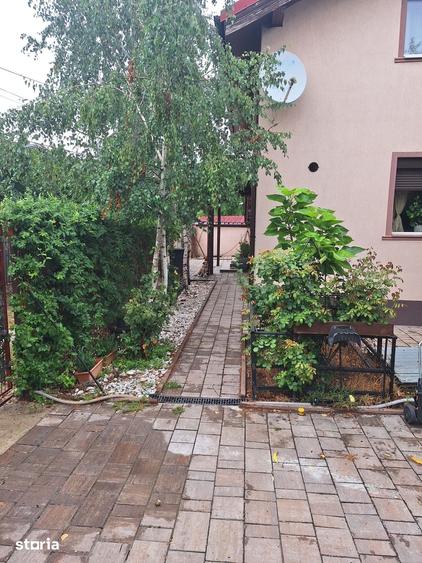 Casă cu 3 camere cu Teren 600 Mp în Central