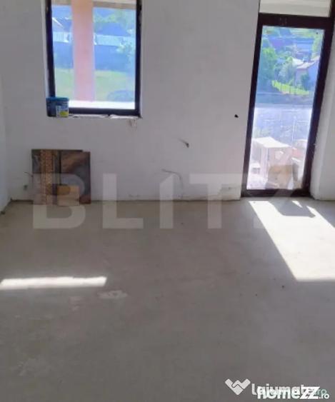 Casă cu 5 camere cu Teren 560 Mp în Urișor