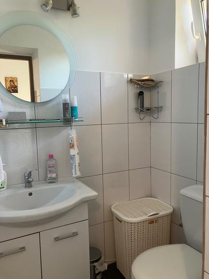 Casă cu 3 camere decomandat cu Teren 1738 Mp în Tomești