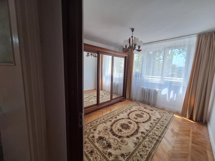 Apartament cu 2 camere semidecomandat în Grivița