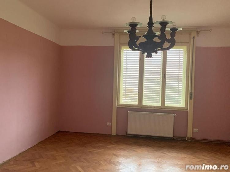 Casă cu 7 camere cu Teren 638 Mp în Bălcescu