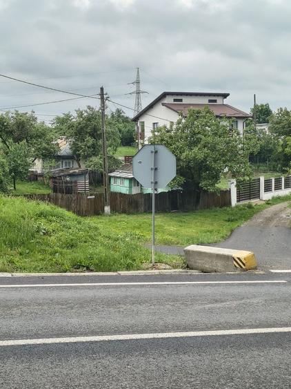 Teren de 3100 mp, în Zăicești