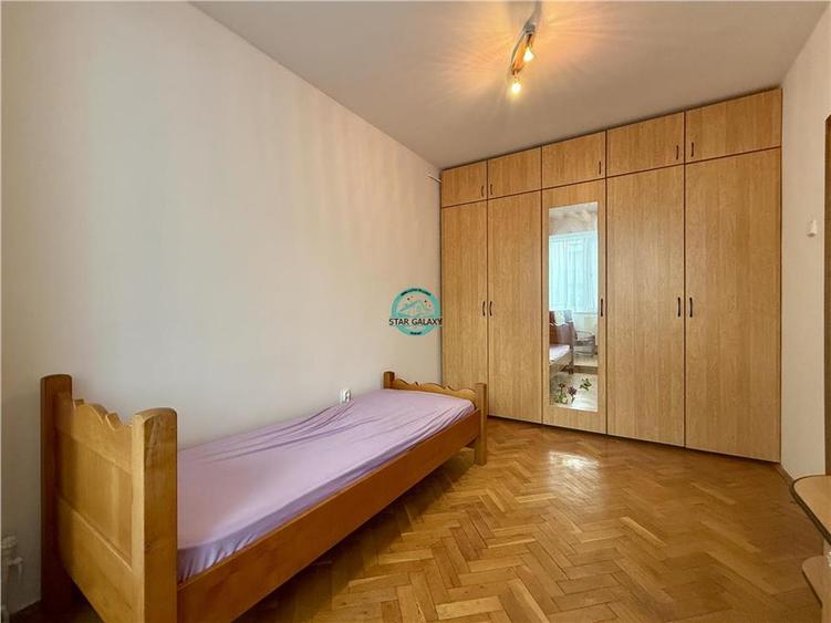 Apartament cu 3 camere decomandat, mobilat în Corina