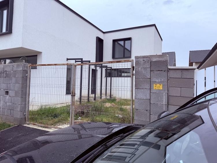 Casă cu 4 camere în Oșorhei