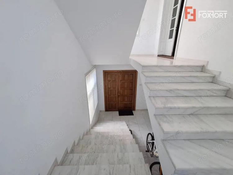 Apartament cu 3 camere decomandat, mobilat în Crișan
