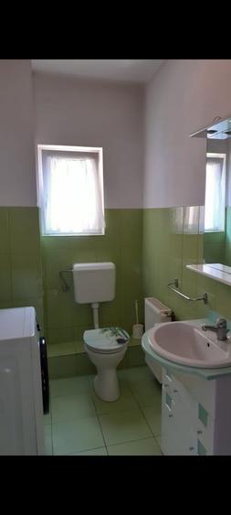 Apartament cu 3 camere în Intim
