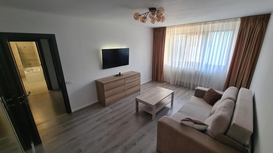 Apartament cu 2 camere decomandat în 1 Decembrie