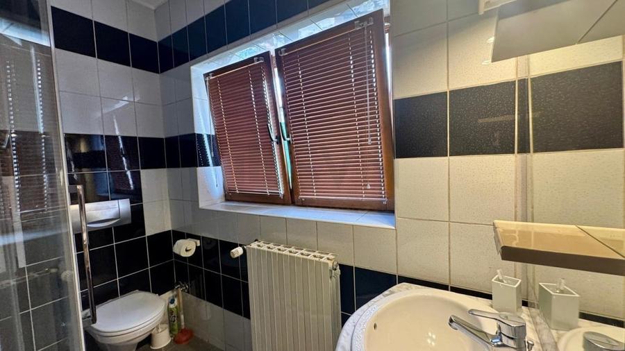 Apartament cu 2 camere decomandat în Capitale