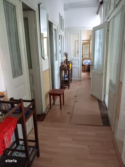 Casa de vanzare3 dormitoare, 2 livinguri,ideala si pentru spatiu co - 6