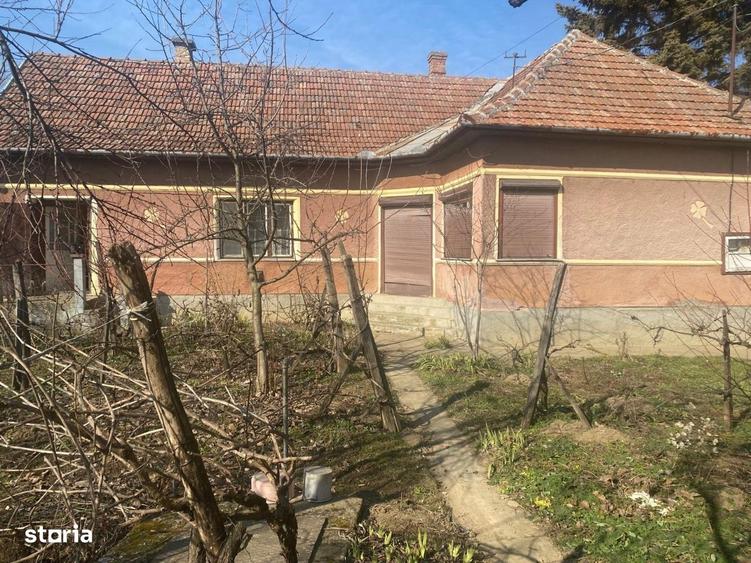 Casă cu 3 camere în Borș
