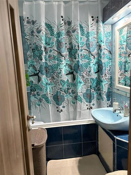Apartament cu 3 camere decomandat în Fortuna
