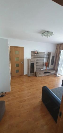 Apartament cu 2 camere semidecomandat în Craiovița Nouă