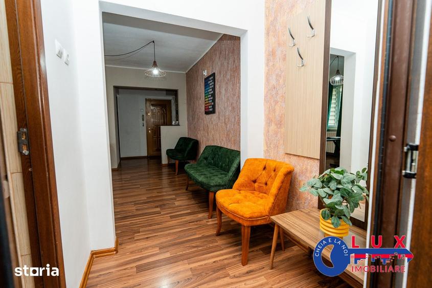 Spațiu comercial, de 47 mp, în Piața Veche
