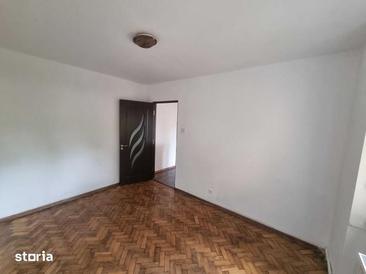 Apartament cu 2 camere decomandat în Botizului