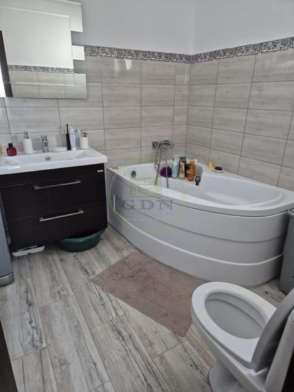 Casă individuală cu 3 camere cu Teren 348 Mp în Șimnicu de Sus