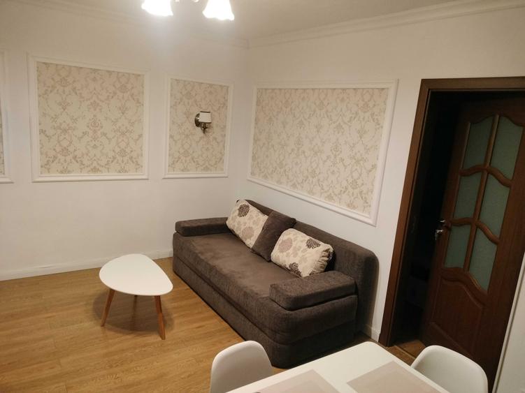 Apartament cu 3 camere semidecomandat în Popoveni