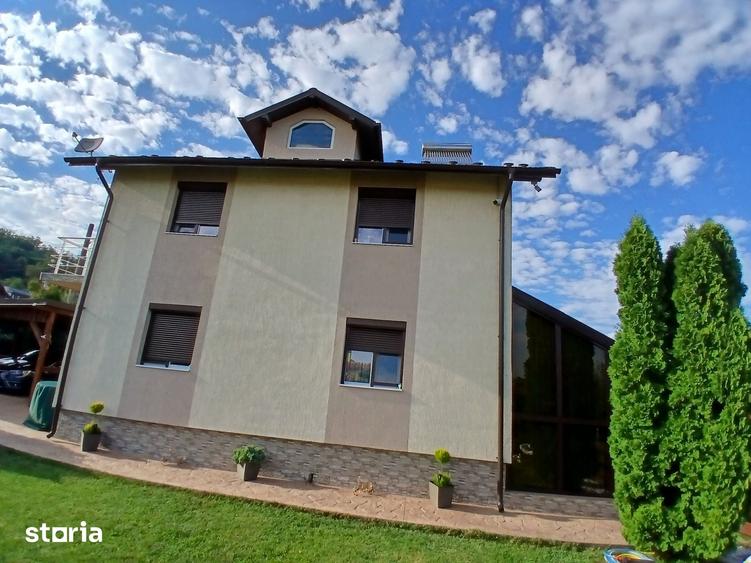 Casă cu 4 camere cu Teren 703 Mp în Central