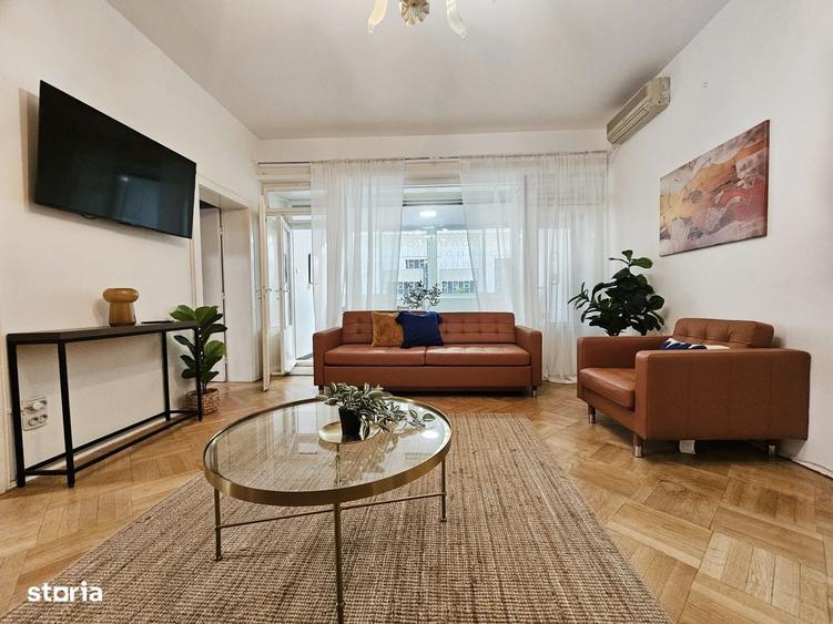 Apartament cu 4 camere semidecomandat în Capitale