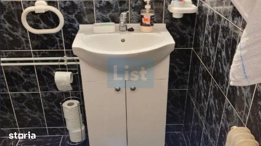 Casă cu 5 camere cu Teren 2000 Mp în Răstolița