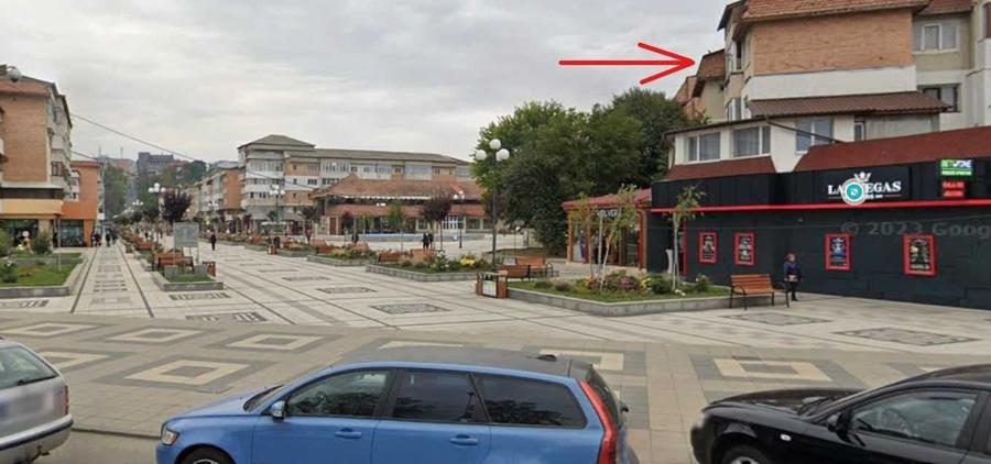 Apartament cu 3 camere semidecomandat în Central