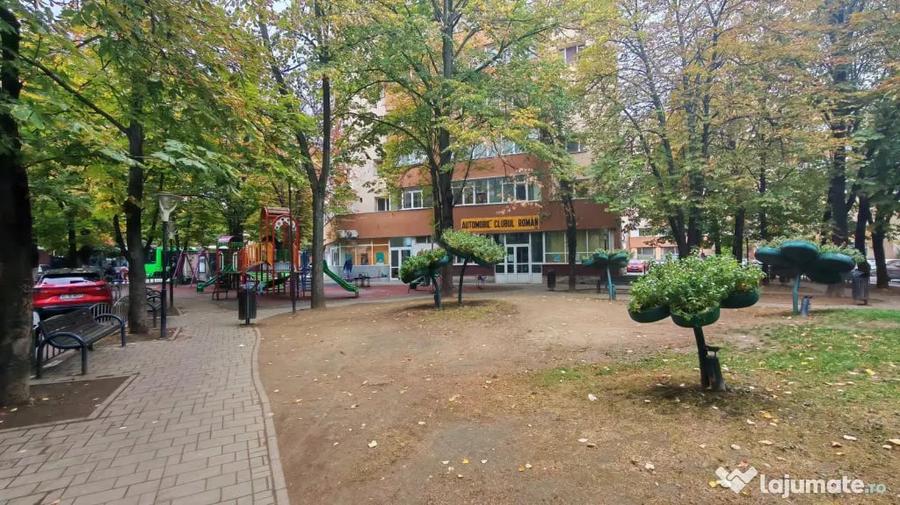 Spațiu comercial, de 85 mp, în Central