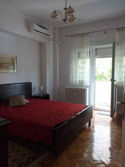 Apartament cu 3 camere semidecomandat în Ștefan cel Mare