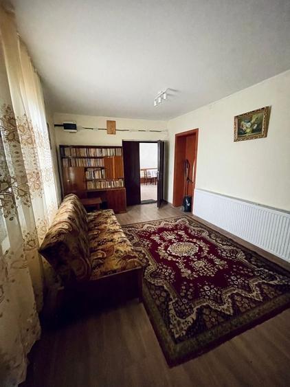 Casă cu 4 camere cu Teren 1500 Mp în Central