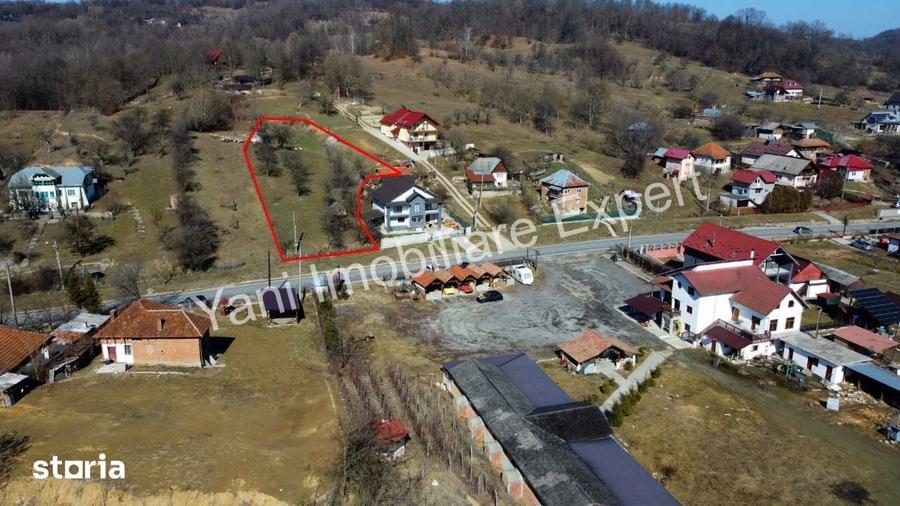 Teren de 2470 mp, în Valea Iașului