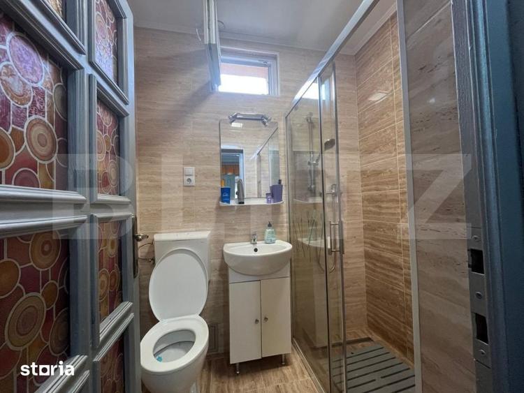Casă cu 10 camere cu Teren 2000 Mp în Sântandrei