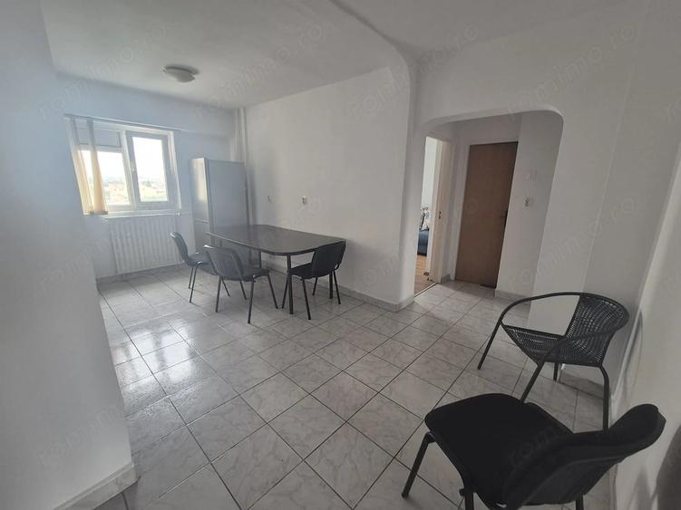 Apartament cu 3 camere decomandat în Calea Călărașilor