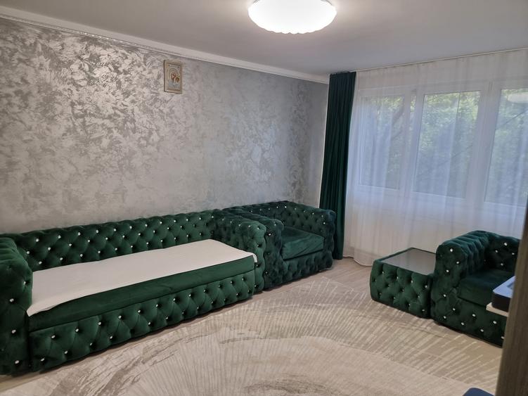 Apartament cu 3 camere decomandat în Central