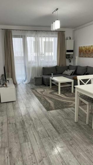 Apartament cu 2 camere semidecomandat, mobilat în Florești