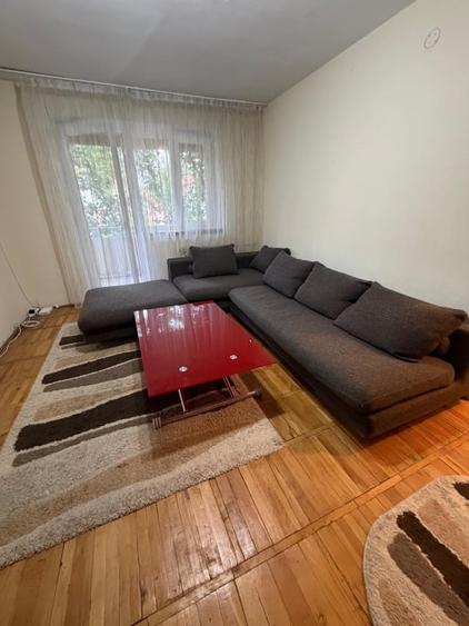 Apartament cu 2 camere semidecomandat, mobilat în 1 Mai