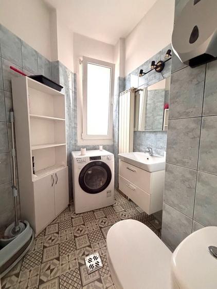 Apartament cu 4 camere în P-ța Victoriei
