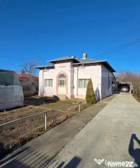 Casă cu 4 camere cu Teren 809 Mp în Central