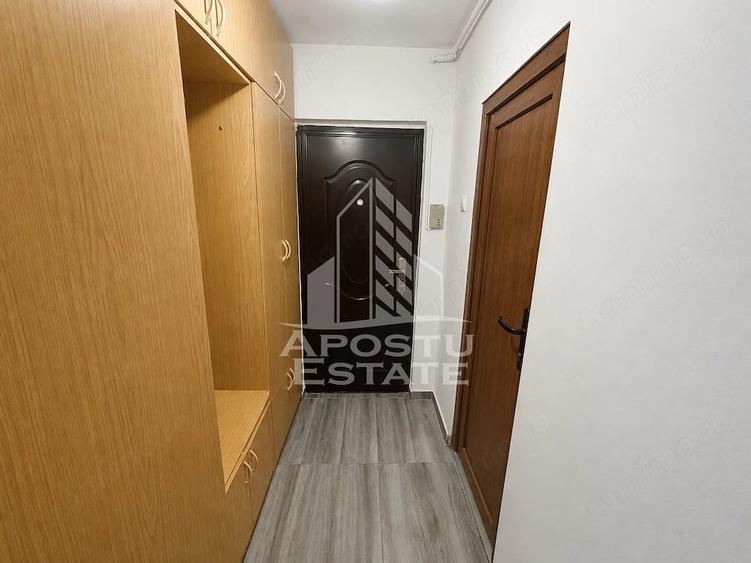Apartament cu 2 camere semidecomandat în Soarelui