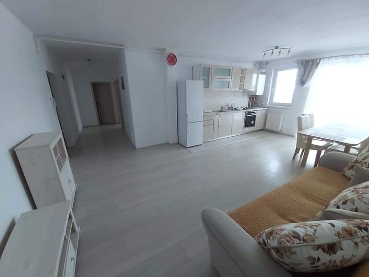 Apartament cu 3 camere, mobilat în Lazaret