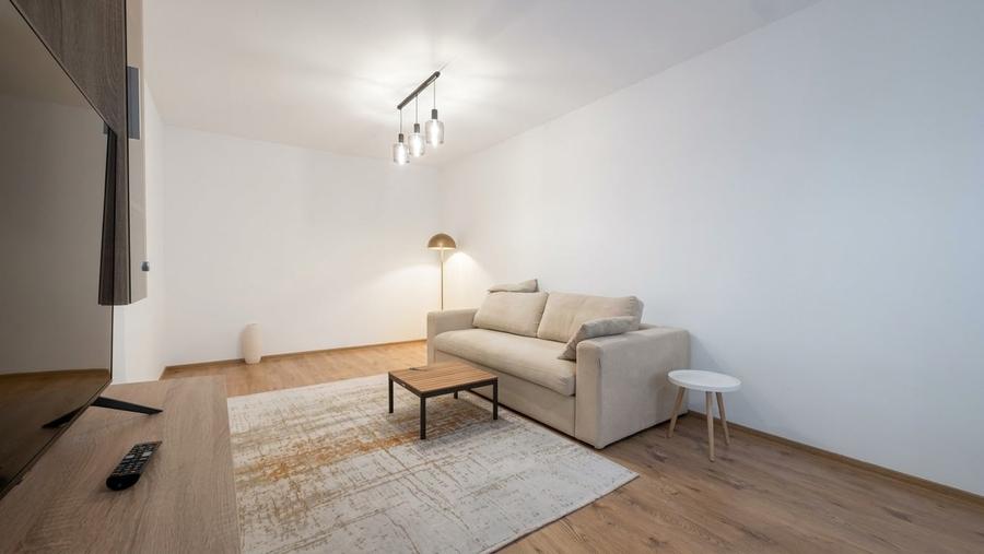 Apartament cu 2 camere decomandat în Blumăna